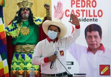 Futbolistas de Perú piden no votar por el comunismo