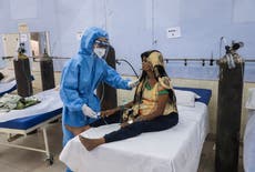 India bate un nuevo récord diario de decesos por coronavirus