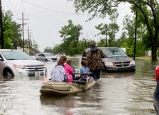 Inundaciones dañan casas y autos en Luisiana
