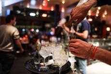 Incluso el consumo moderado de alcohol puede tener efectos adversos en la salud del cerebro