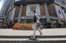 China: Evacuan rascacielos oscilante