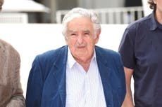 Pepe Mujica recibe vacuna contra COVID-19