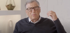 Bill Gates sigue usando el anillo de bodas; aparece en público desde que solicitó el divorcio
