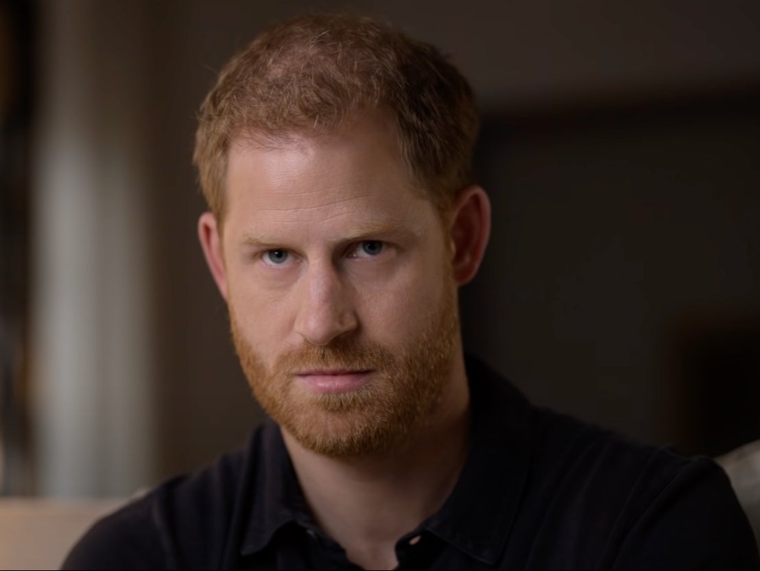 Harry compara el racismo de los medios hacia Meghan con Diana y Dodi, lo que llevó a la princesa a ser perseguida hasta su muerte