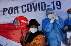 Bolivia y Perú vacunan en equipo a su población aymara