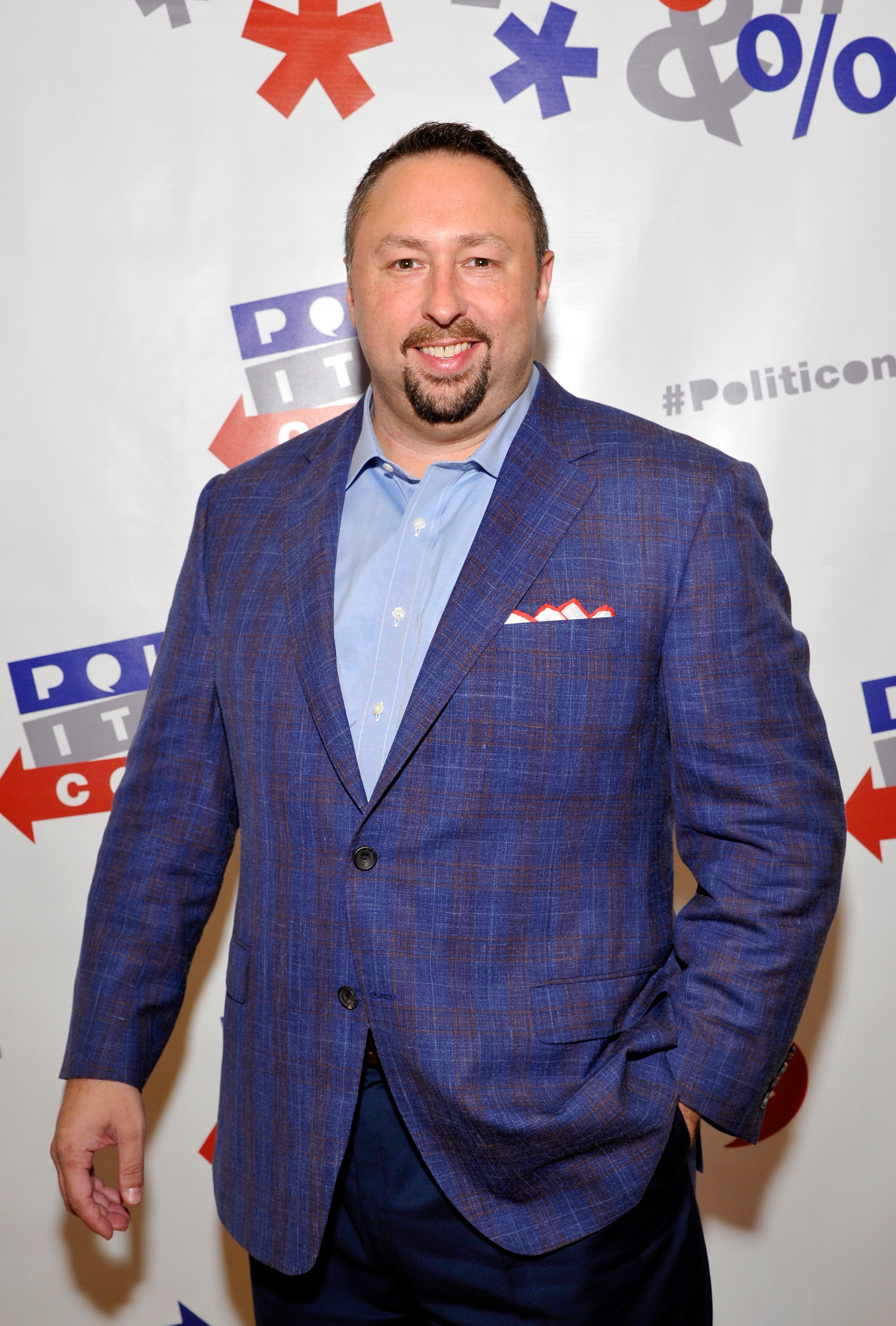 Jason Miller, exasesor de Trump, fue condenado a pagar 42 mil dólares por honorarios legales tras una demanda fallida por difamación