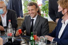 Macron apela a los jóvenes con video en YouTube