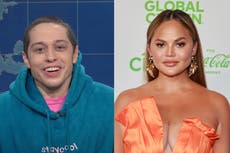 Pete Davidson critica a Chrissy Teigen por el escándalo de bullying en SNL