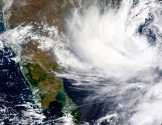 Miles de evacuados en India ante la llegada de un ciclón