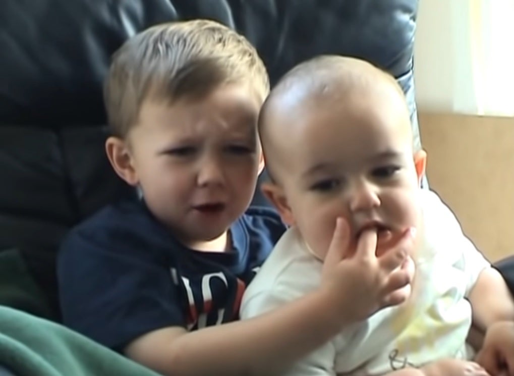 El icónico video “Charlie Bit My Finger” desaparecerá de YouTube para siempre después ser vendido como NFT por $760.999 