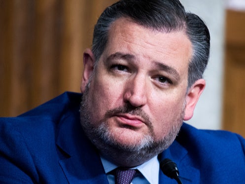 El secretario de defensa de EE.UU. responde a Ted Cruz por afirmar que Biden quiere un ejército “débil y castrado”