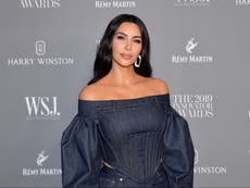 Kim Kardashian dio positivo por covid luego de criticado viaje lujoso