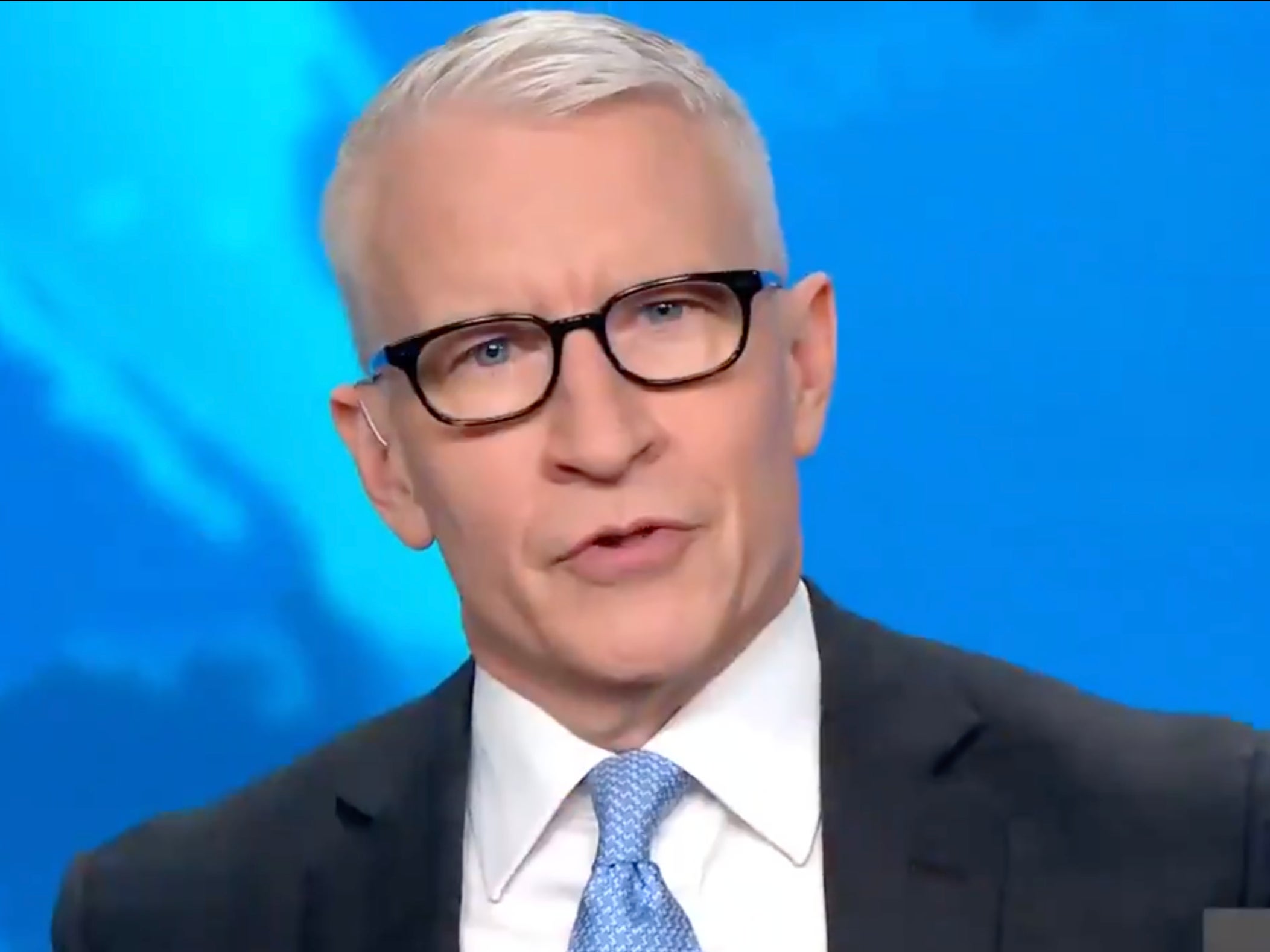 Anderson Cooper llama a Marjorie Taylor Greene “un troll financiado por los contribuyentes”