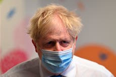 Boris Johnson se defiende de ataques de su exasesor