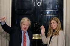 Boris Johnson y su prometida se casan en un acto privado