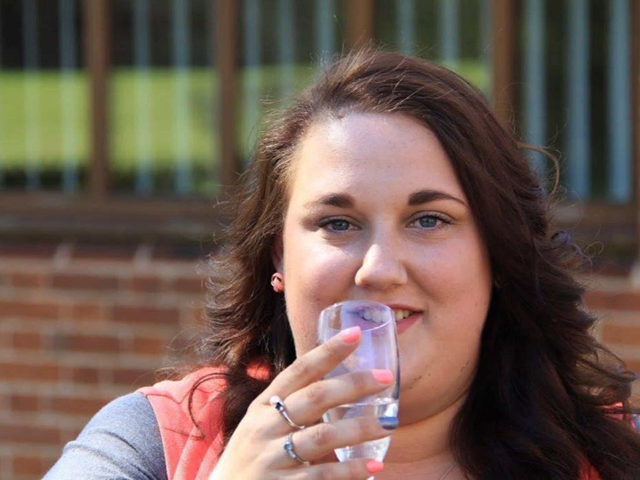 Paciente lesionado sufre negligencia médica en el hospital Royal College of Surgeons, después de una cirugía fallida