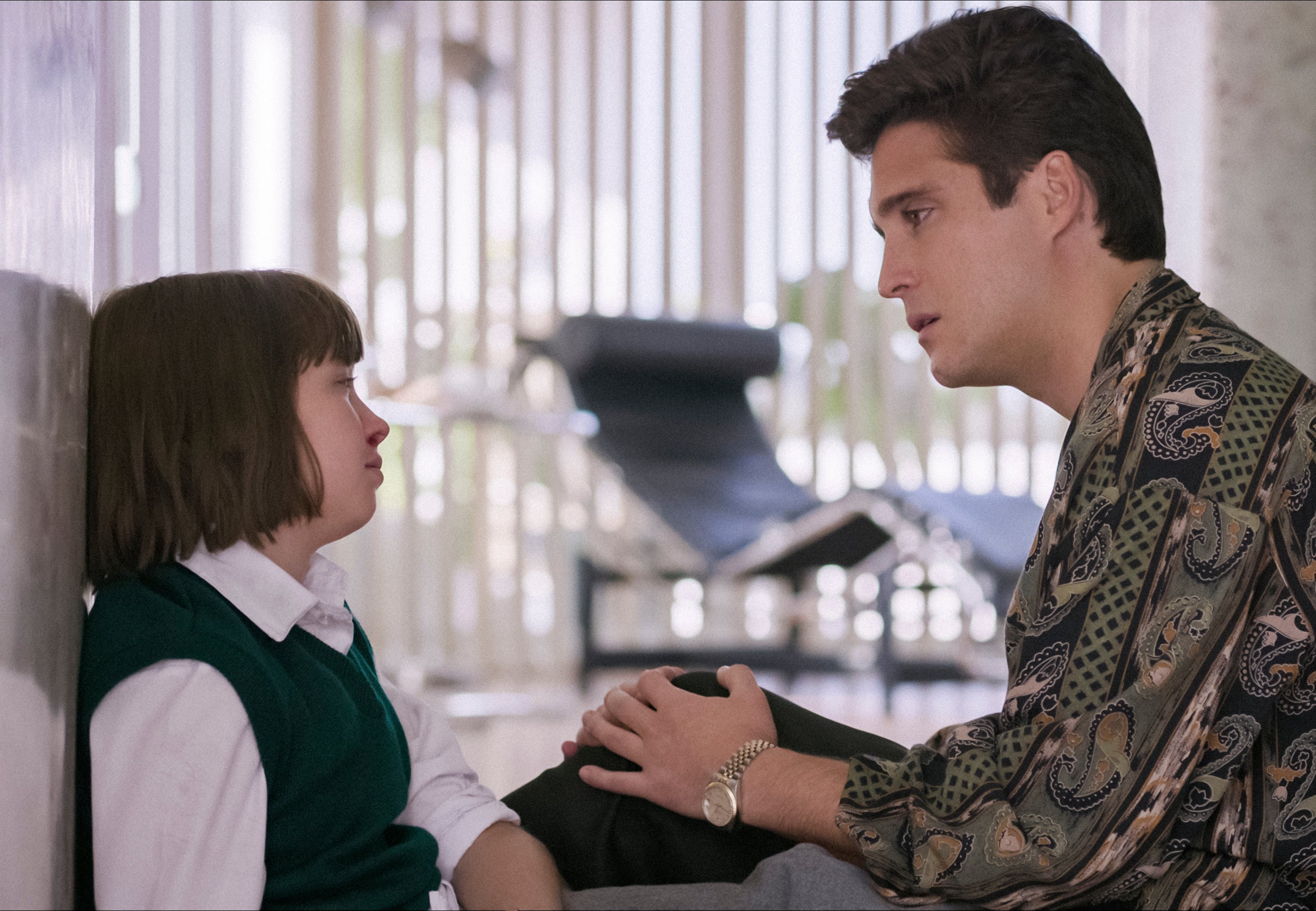 Boda frustrada, corazones rotos y un final esperado: Esto es lo que se vio en el último capítulo de la segunda temporada de “Luis Miguel: La serie”