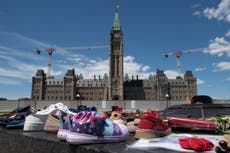 Trudeau: Cadáveres de 215 niños indígenas no es caso aislado
