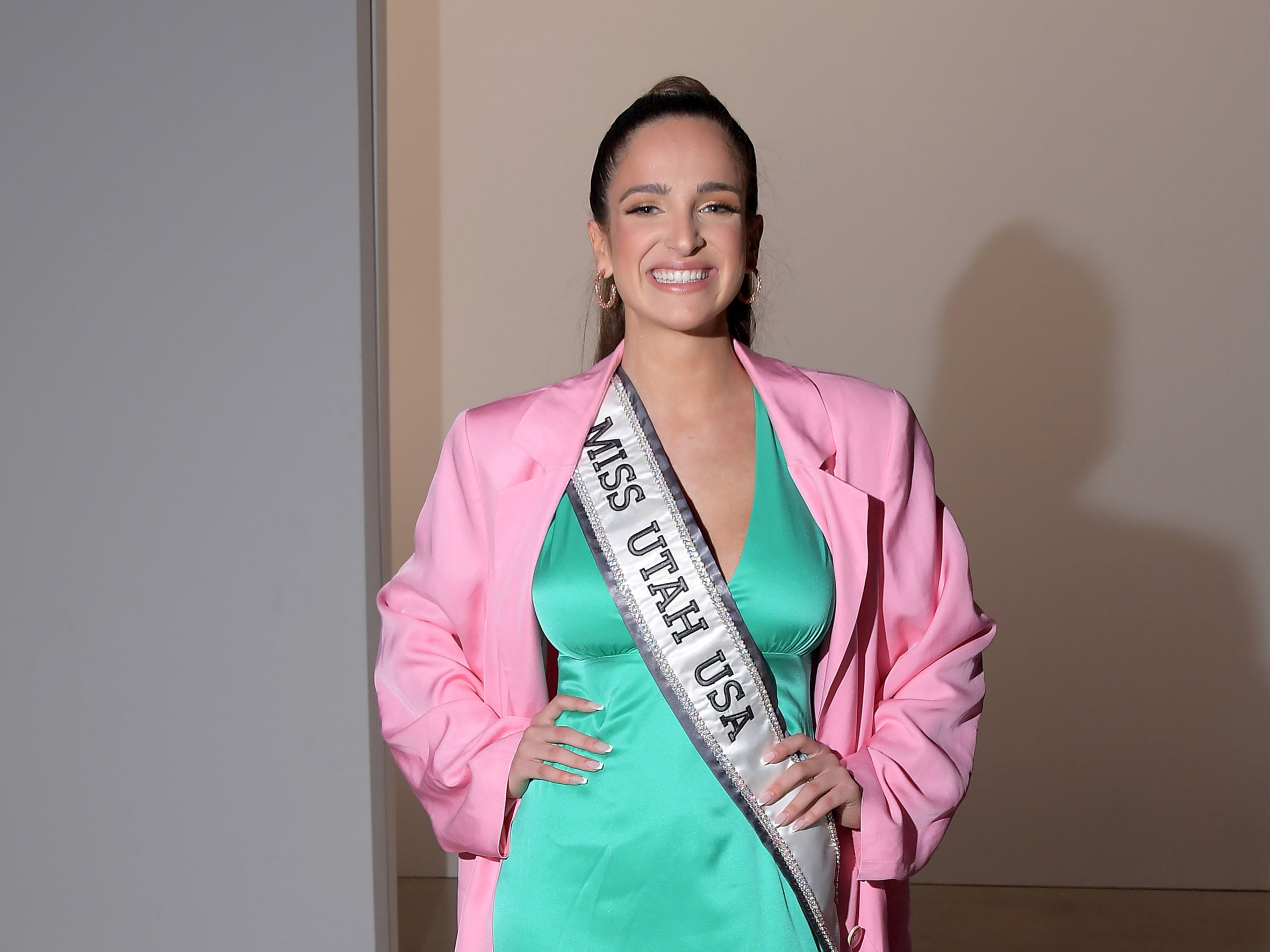 La primera competidora abiertamente bisexual de Miss USA no tenía hogar antes del éxito del certamen