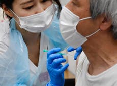 Japón donará $800 millones para plan COVAX de vacunas COVID