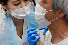 Japón donará $800 millones para plan COVAX de vacunas COVID