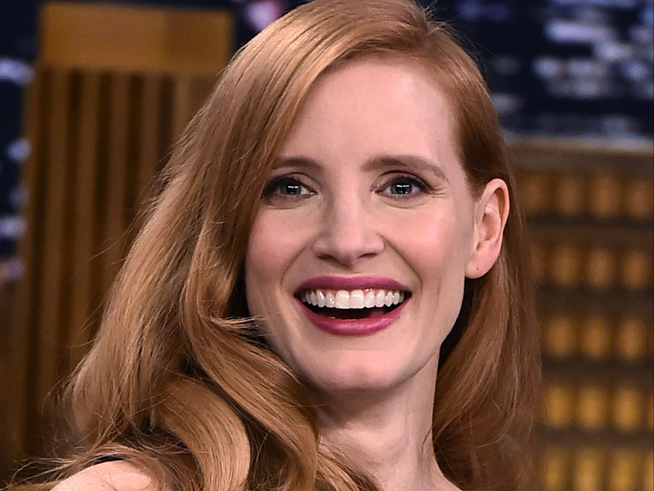 Jessica Chastain sufre una transformación radical de “cuatro horas” para una película sobre la televangelista Tammy Faye