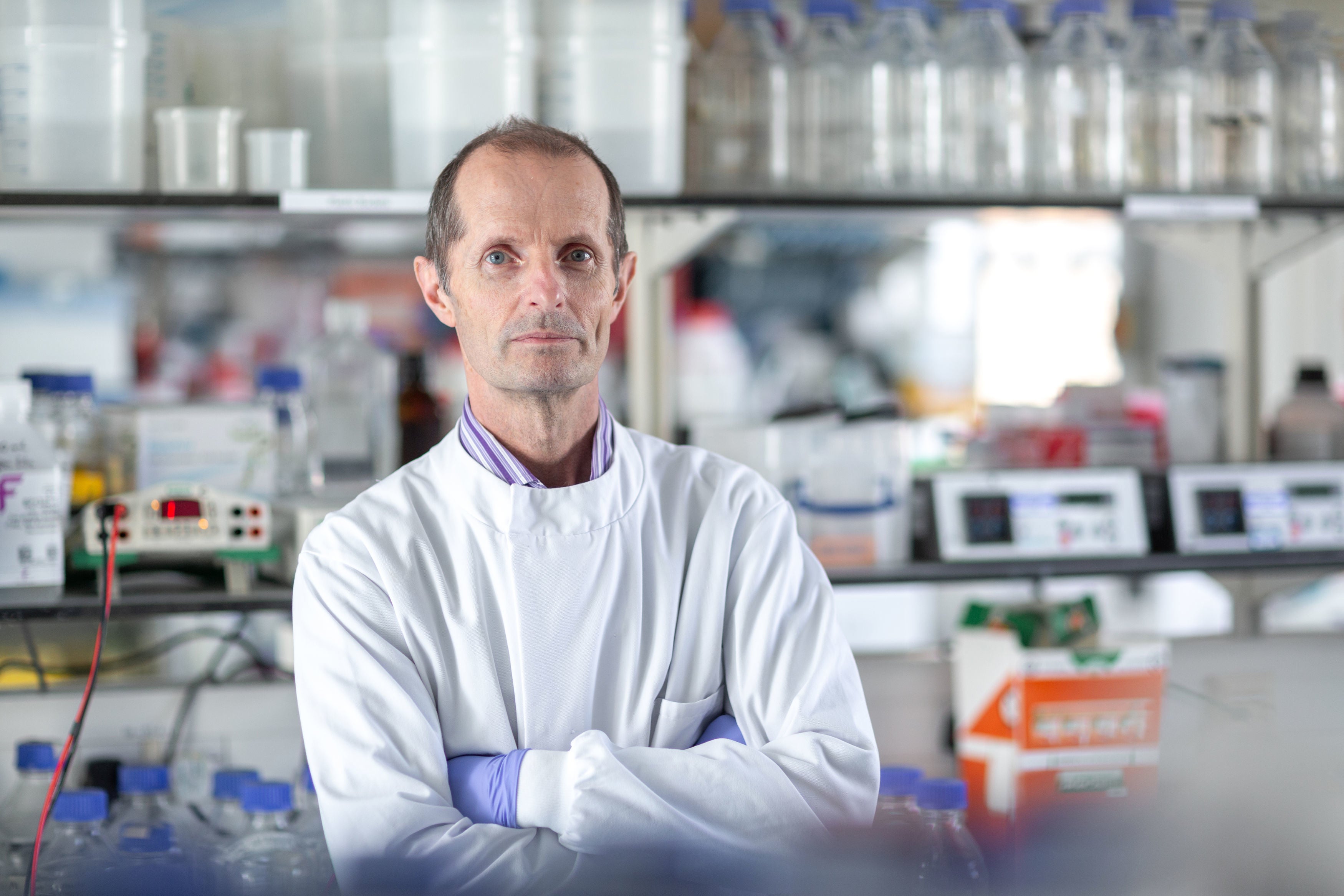 AstraZeneca invierte en nueva tecnología de vacunas originalmente diseñada para combatir el COVID-19