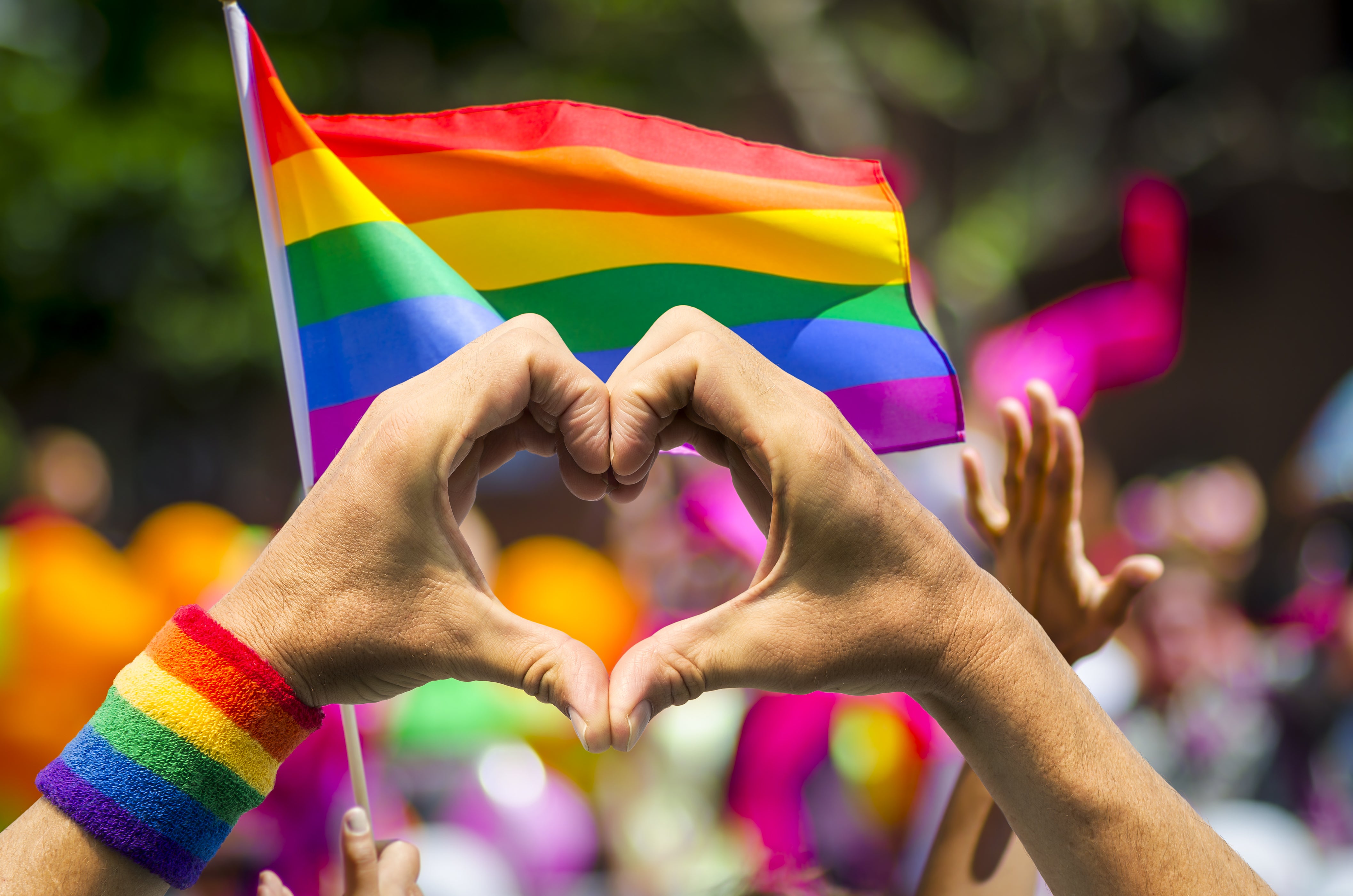 El 28 de junio de 1970, la comunidad LGBTQIA+ marchó por primera ocasión en Estados Unidos