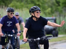Jill Biden se convierte en la primera dama de mayor edad y lo marca con un paseo en bicicleta