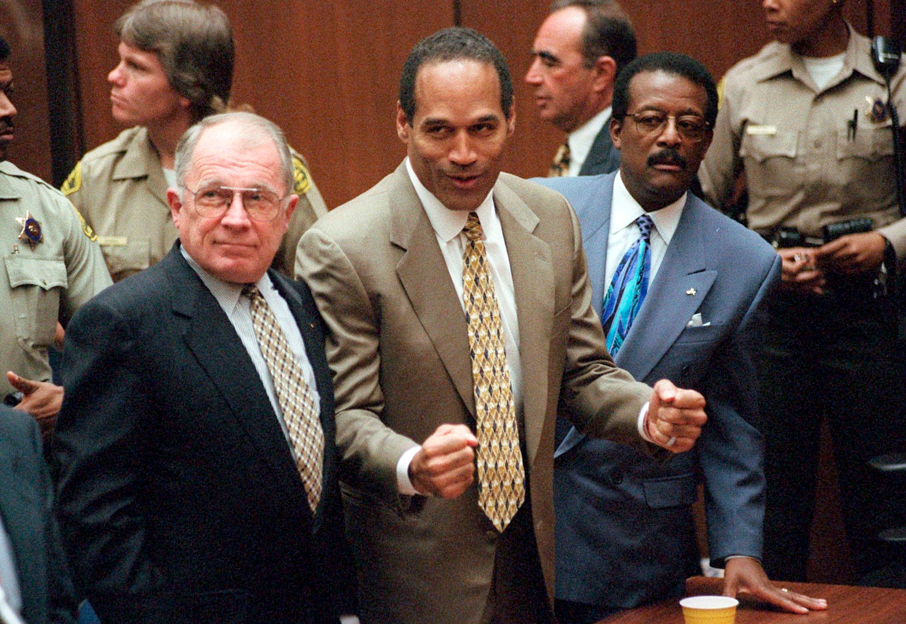 OJ Simpson confirma la muerte de su antiguo abogado defensor F Lee Bailey