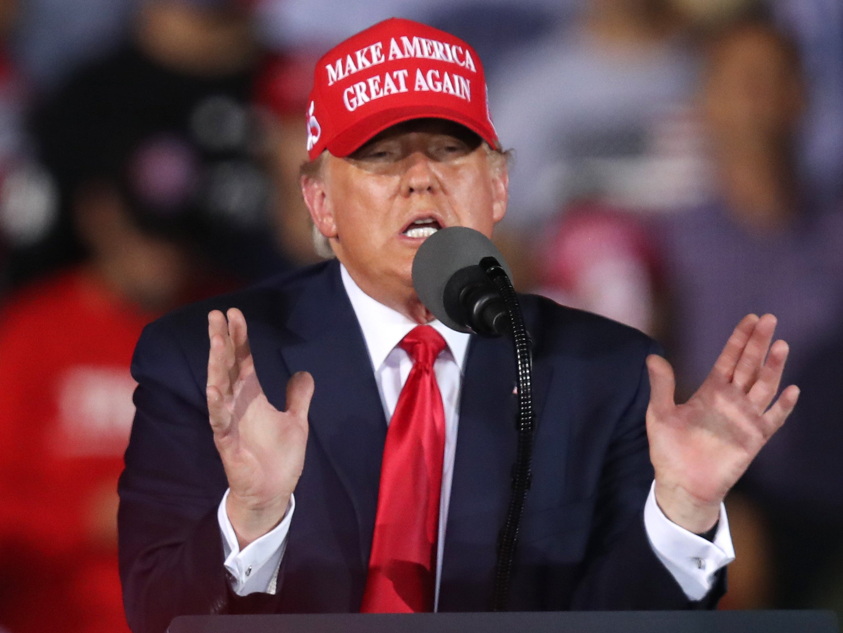 Trump planea hacer de Fauci “la nueva Hillary” en sus mítines de verano