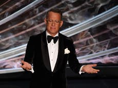 Tom Hanks admite que algunas de sus películas anteriores contribuyeron a blanquear la historia