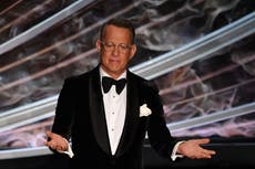 Tom Hanks admite que algunas de sus películas anteriores contribuyeron a blanquear la historia
