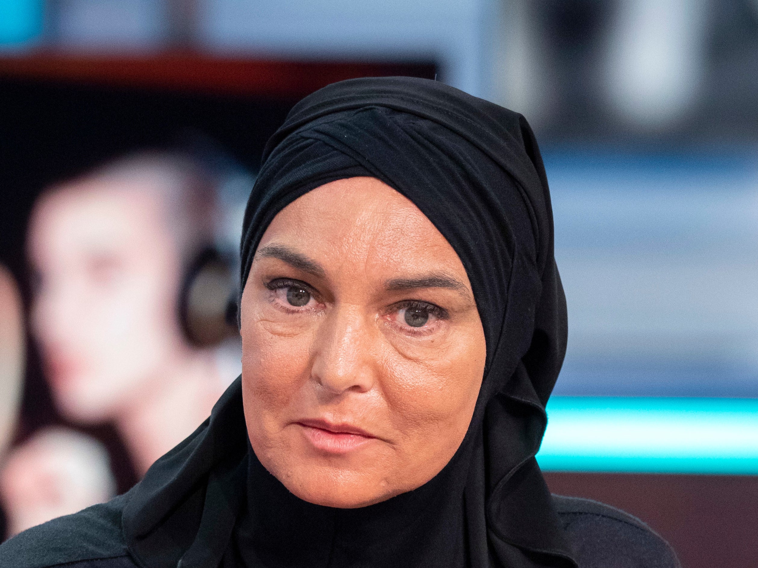 Sinéad O’Connor denuncia al “malvado” Estado irlandés y al hospital tras la muerte de su hijo adolescente