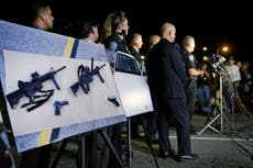 Juez federal revoca veto de California a armas de asalto