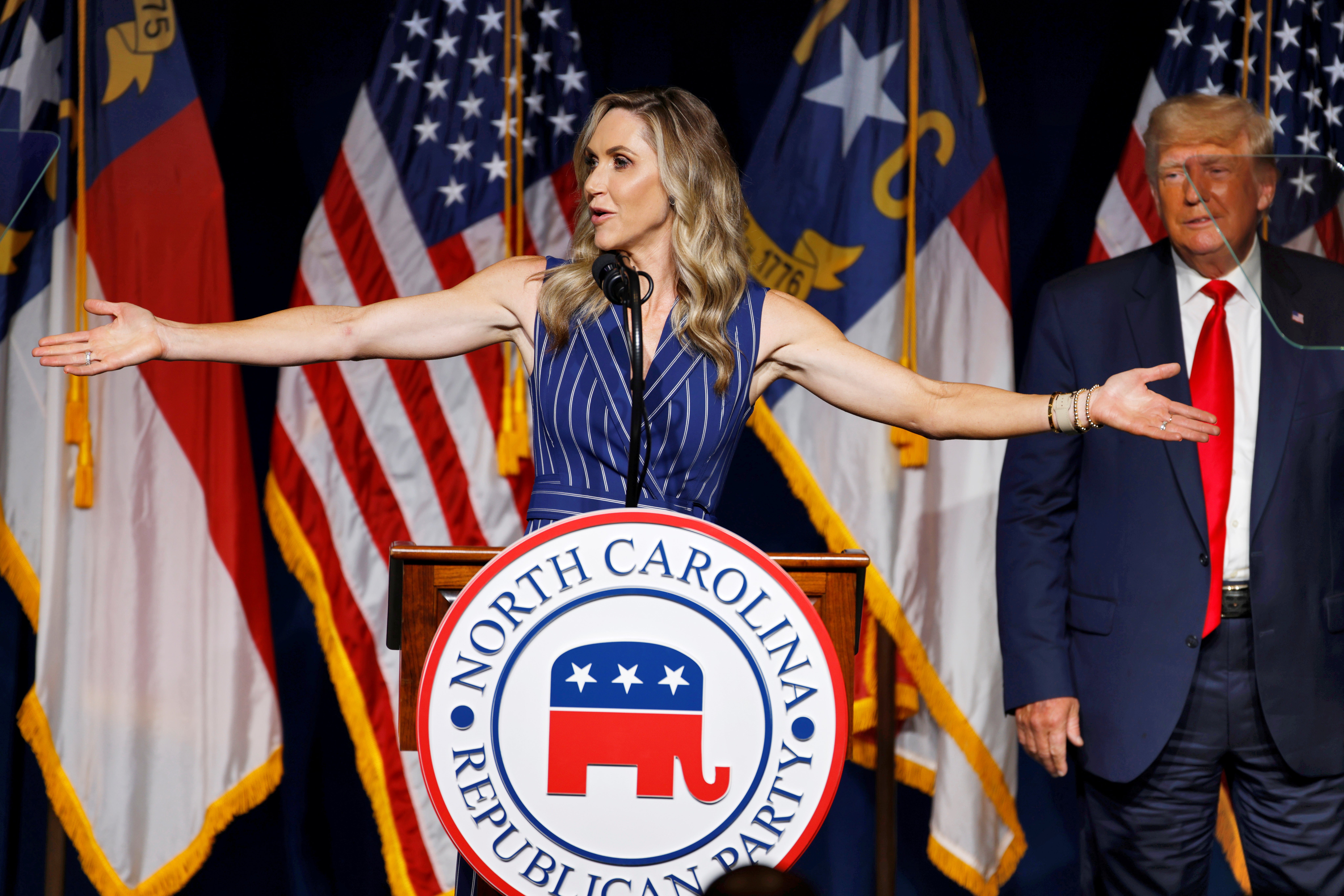 Lara Trump dice “ármense, saquen las armas”, como medida contra migrantes