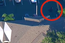 Hombre arroja bebé a policías tras persecución a alta velocidad