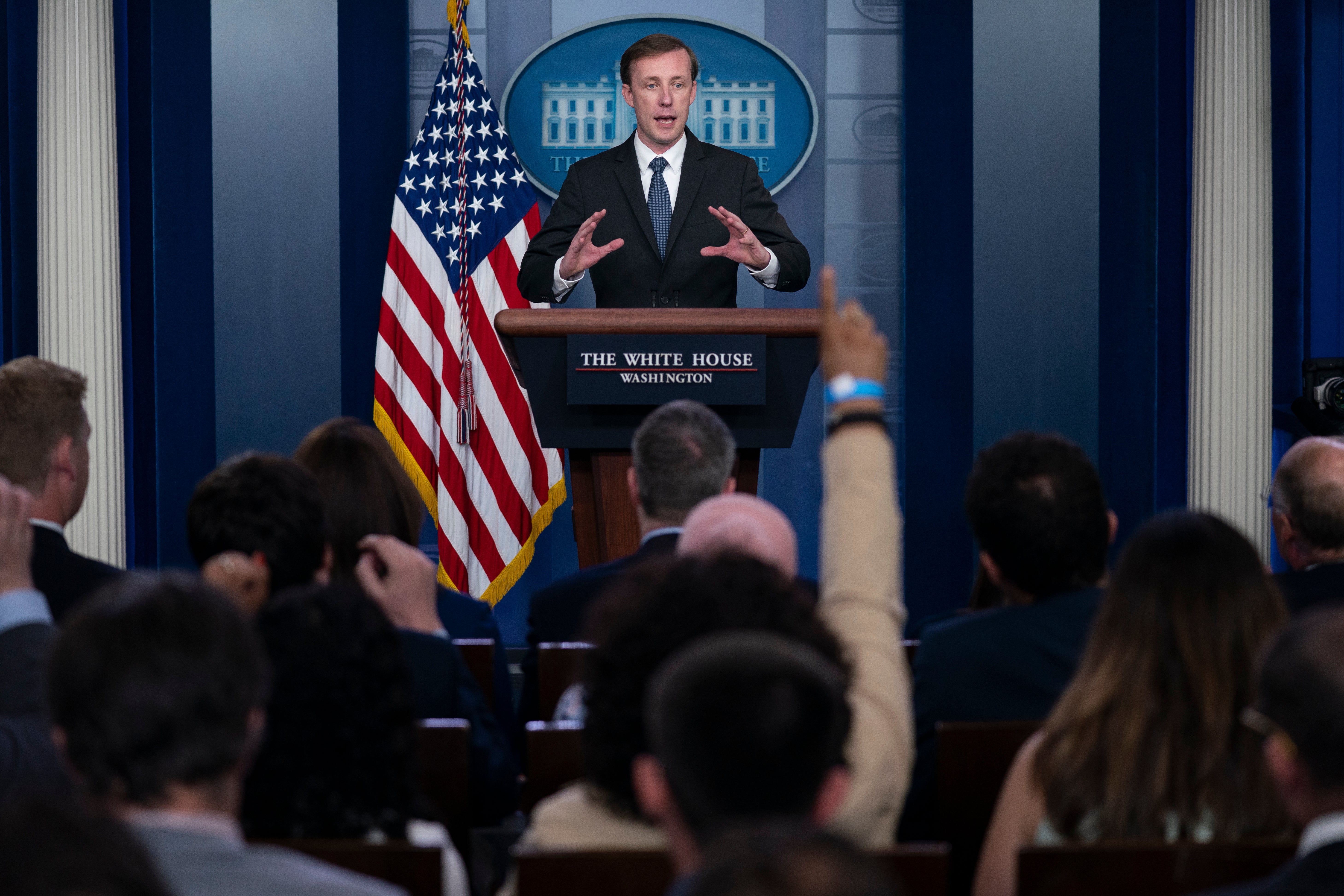 Administración de Biden defiende retirada de Afganistán tras 20 años de “sangre, tesoro, sudor y lágrimas”