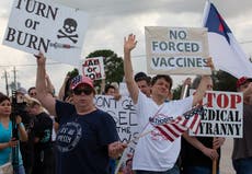 Juez desestima demanda de trabajadores anti vacunas en hospital de Texas