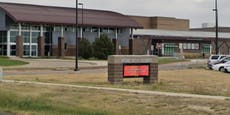 Directora de escuela en Colorado renuncia, después de que unos estudiantes fueran sorprendidos “recreando el asesinato de George Floyd en el estacionamiento de la escuela”
