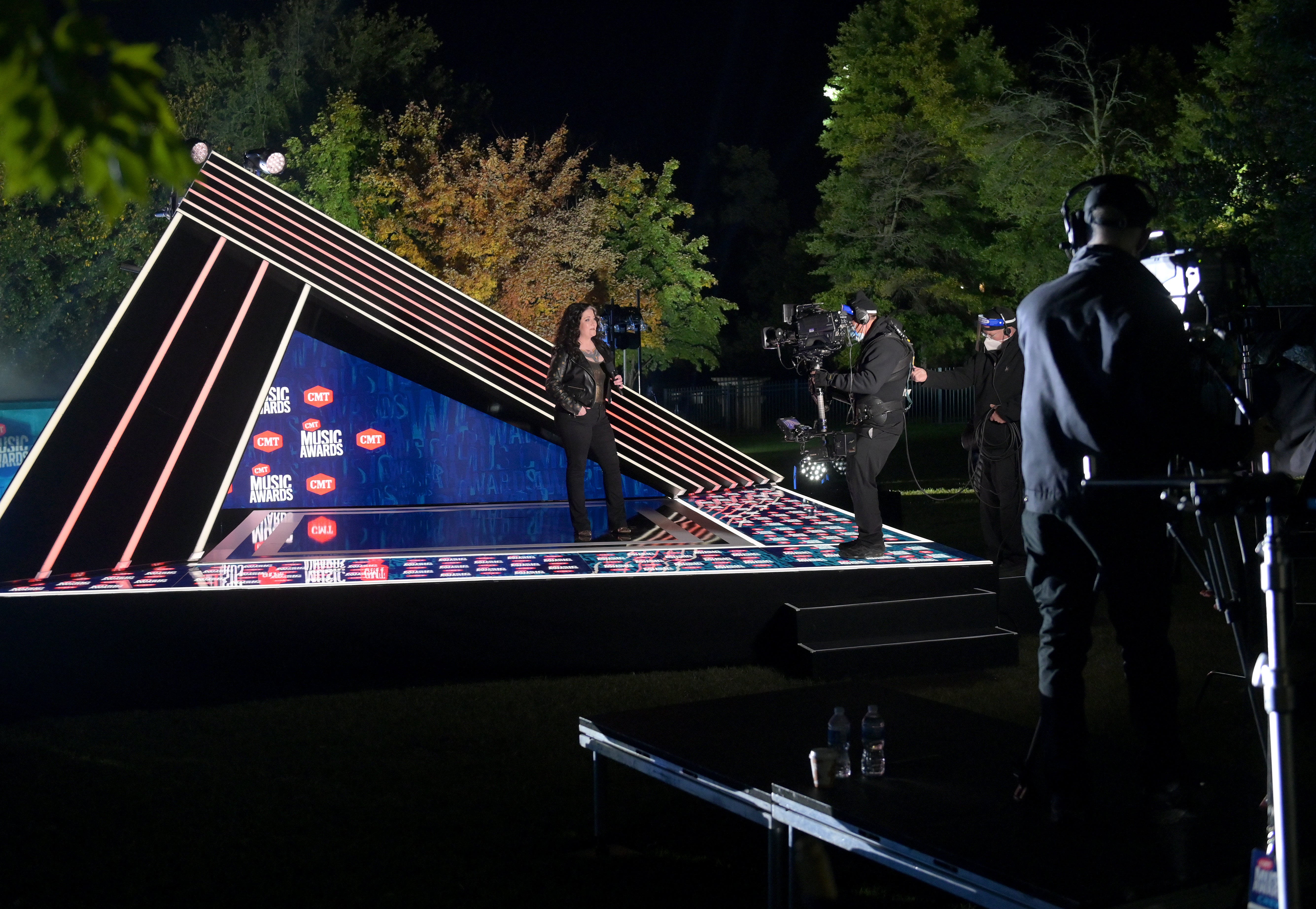 Los CMT Music Awards anuncian su apoyo al control de armas y los fanáticos enfurecen