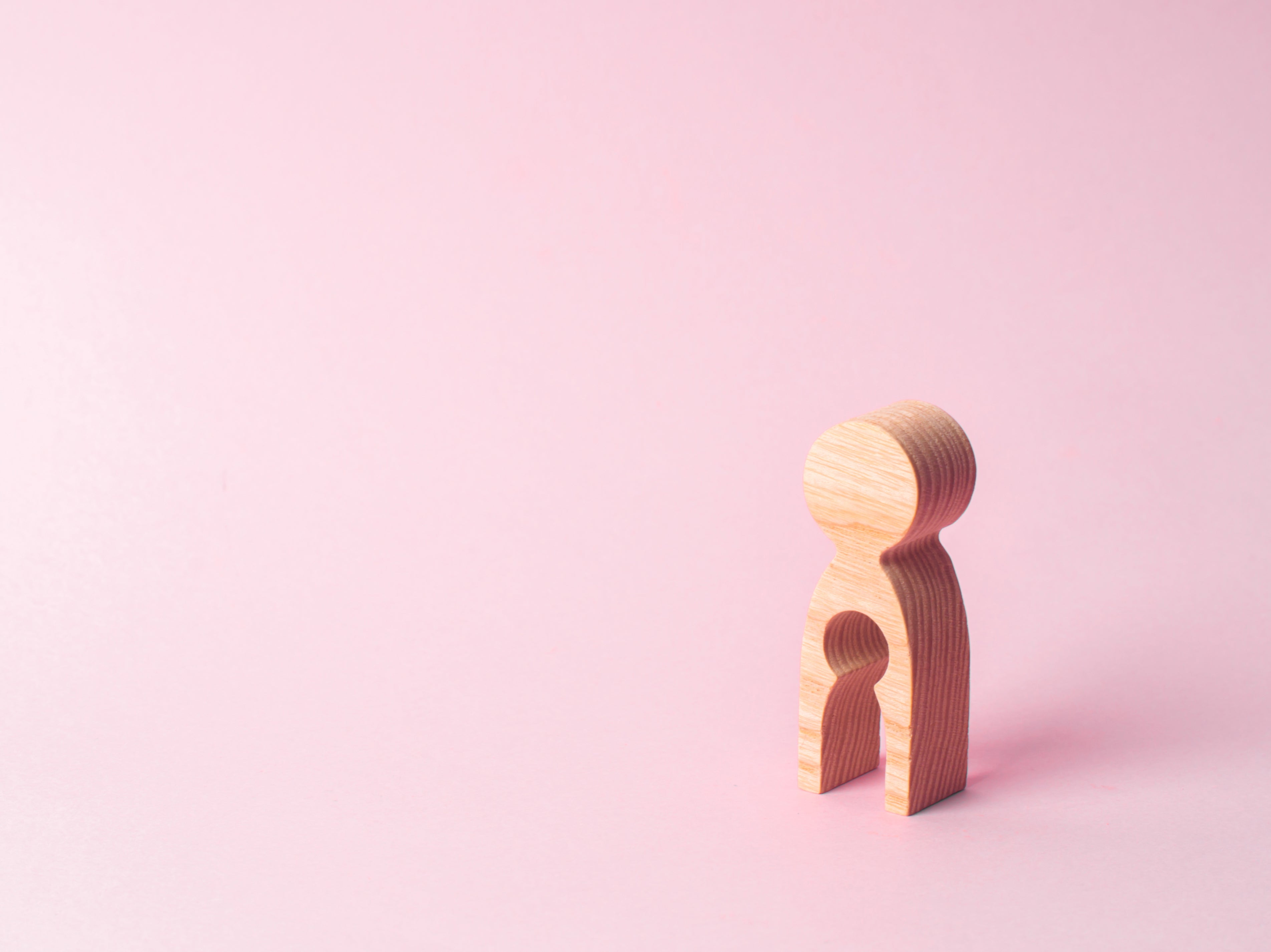 Mujeres afectadas por pérdida del embarazo opinan sobre nueva tarjeta de condolencia