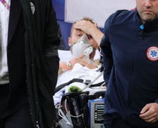 Christian Eriksen, mediocampista de Dinamarca, se derrumba durante partido de Eurocopa