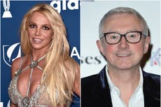 Britney Spears estaba “tomando tantos medicamentos” en The X Factor que apenas podía sentarse derecha según Louis Walsh
