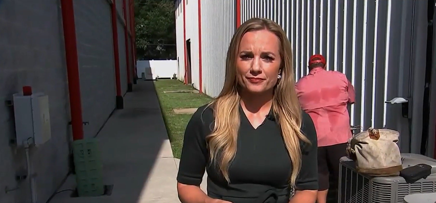 Periodista de Fox es despedida después de afirmar que los jefes de la compañía la silenciaran