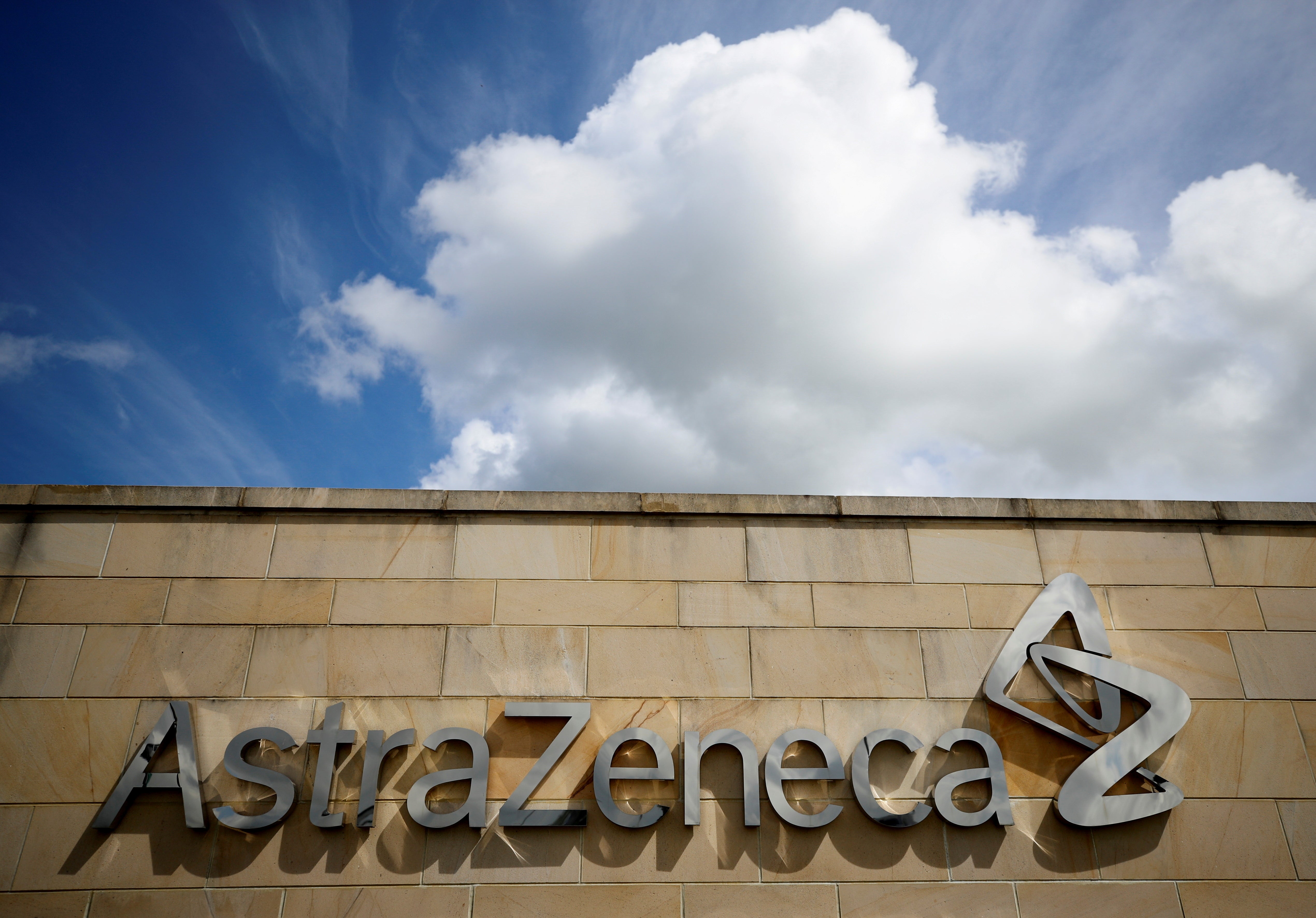 AstraZeneca dice que su tratamiento con anticuerpos para personas expuestas al coronavirus no es eficaz