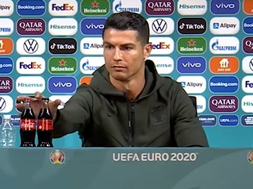 Dejemos que el rechazo de Cristiano Ronaldo a Coca-Cola sea el final del emplazamiento publicitario