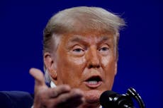 Trump no consigue un contrato para sus libros y llama a editoriales “banda de depravados”