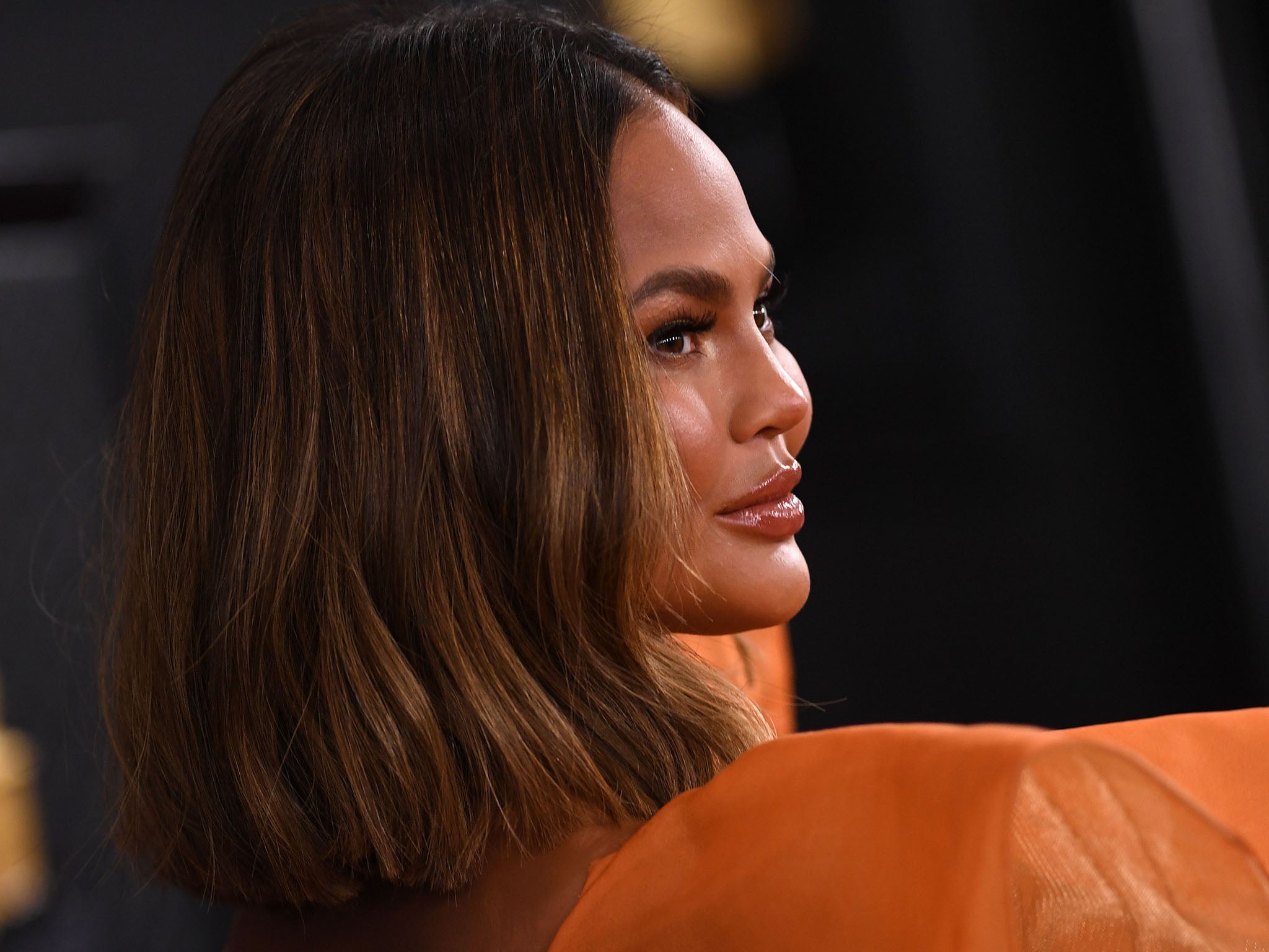 Chrissy Teigen intentó ser una celebridad cool con la que se pudiera identificar: fue la receta para el desastre