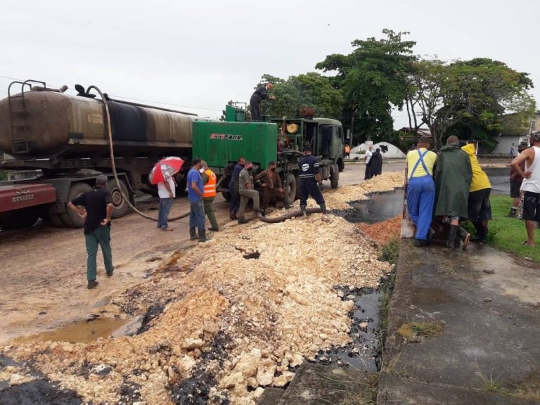 Accidente provoca el derrame de 28.000 litros de petróleo en Cuba